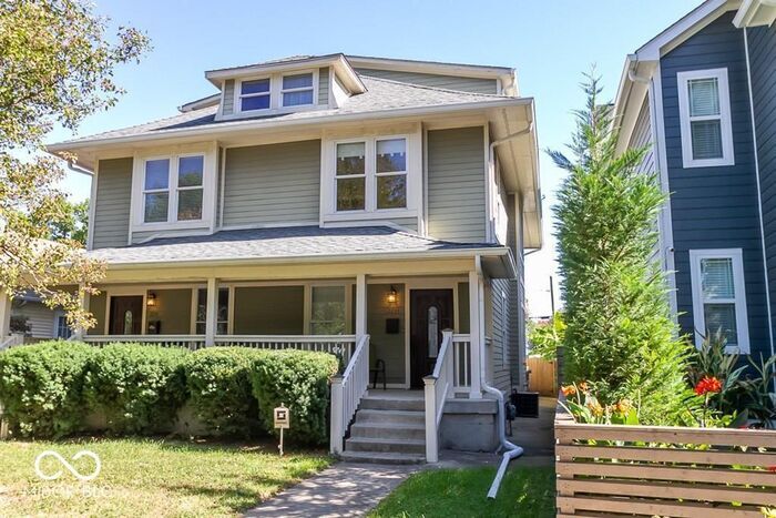 Foto principal - Sweet Spacious Townhome With Finished Base...