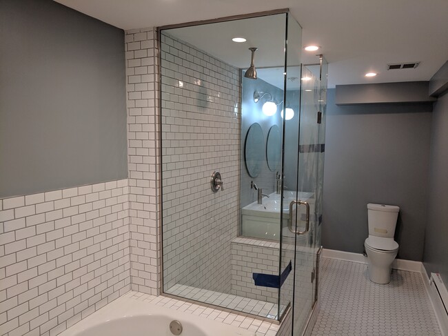 huge renovated bath - 3017 N Racine Ave