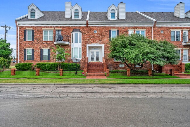 Building Photo - 4034 Rawlins St