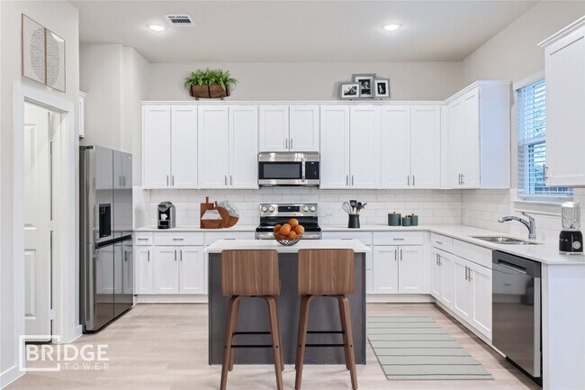 Foto del edificio - 2208 Kincaid Ln