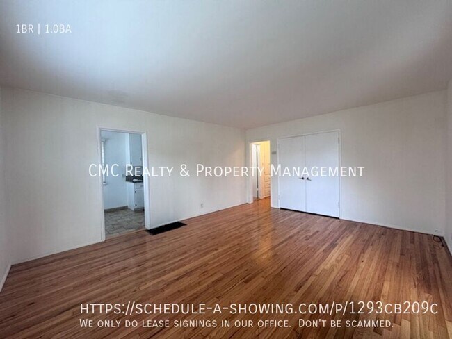 Foto del edificio - 3301 E 2nd-4