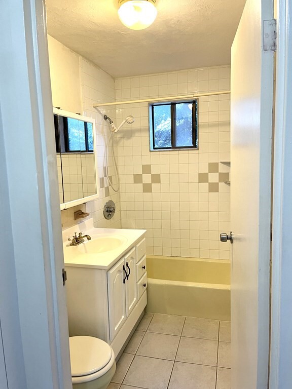 Foto del edificio - 595 Revere Beach Pkwy