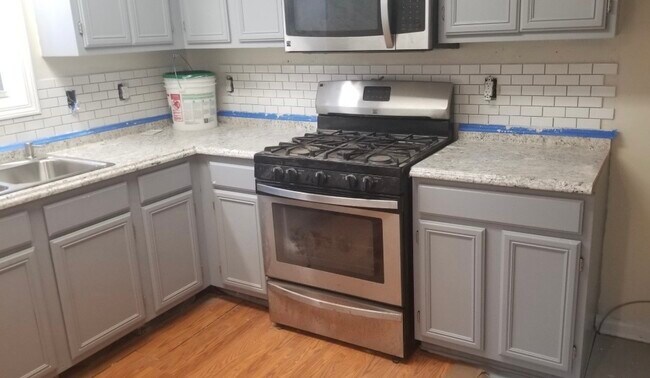 Foto del edificio - 3708 Willow Tree Cir