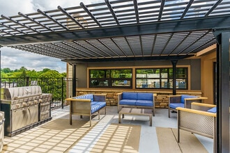 Building Photo - Creeks on Kirklevington