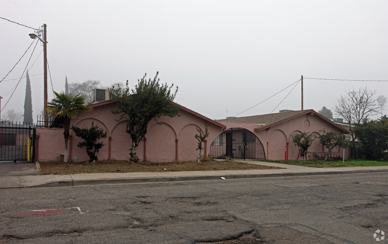 Building Photo - 300-340 Clifford Ave