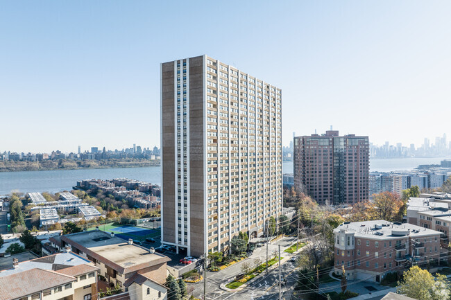 Building Photo - Briarcliff