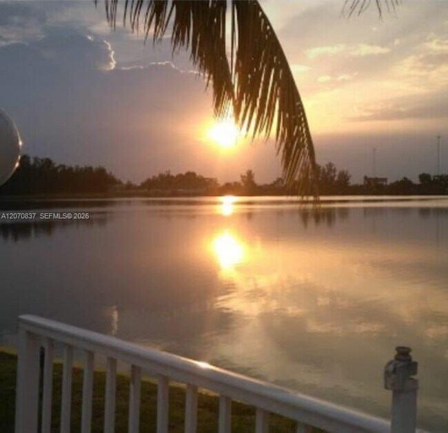 Foto del edificio - 1175 NE Miami Gardens Dr