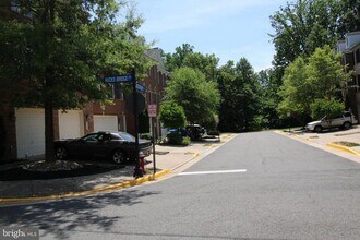 Building Photo - 8316 Dockray Ct