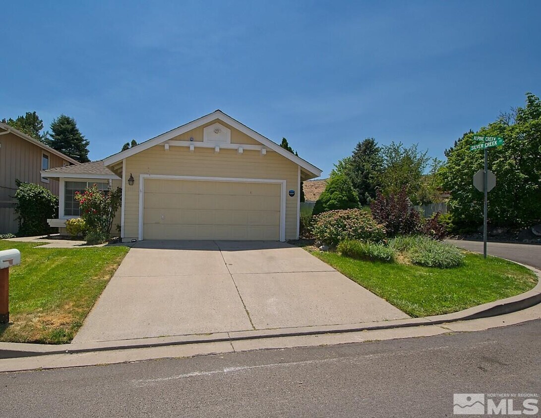 Foto principal - 2880 Alpine Creek Rd