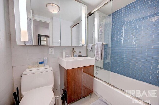 Foto del edificio - 1 bedroom in NEW YORK NY 10014