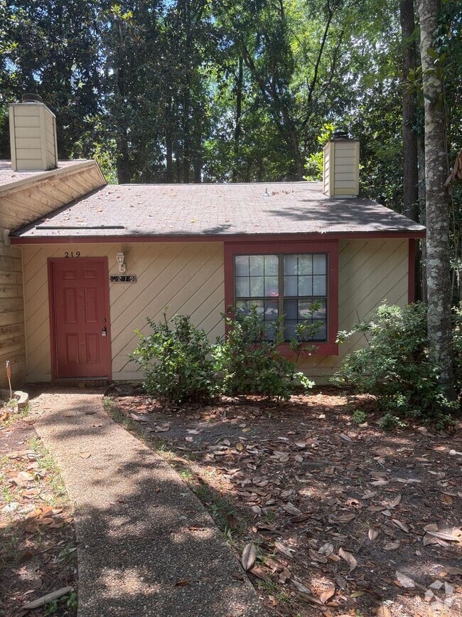 Building Photo - 219 Parkbrook Cir