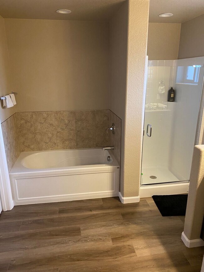Building Photo - Fully Furnished 2-Story Home in North Reno