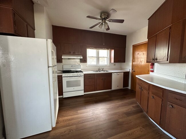 Building Photo - 437 Clark St