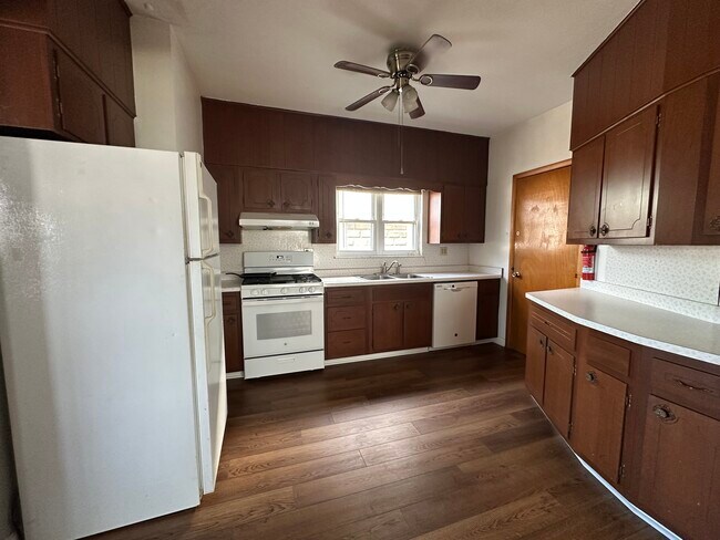 Foto del edificio - 437 Clark St