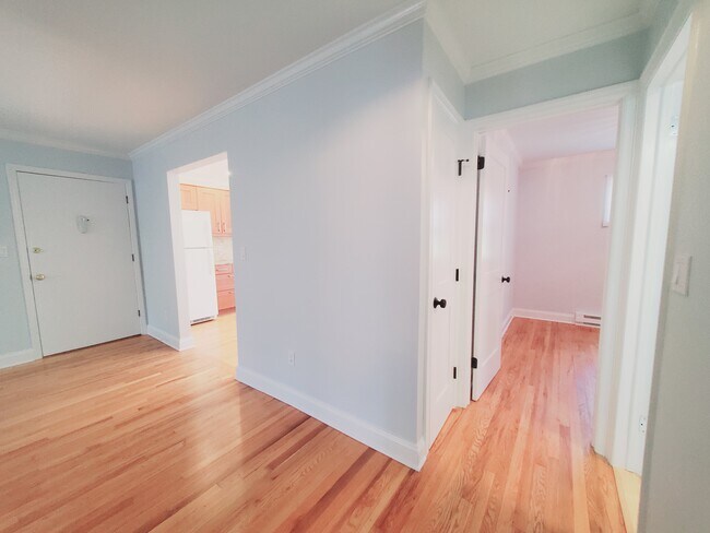 Foto del edificio - 409 Glenbrook Rd