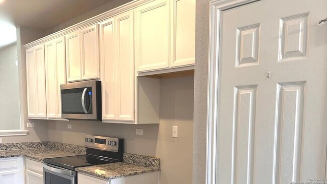 Foto del edificio - Room in House on Sweetgrass