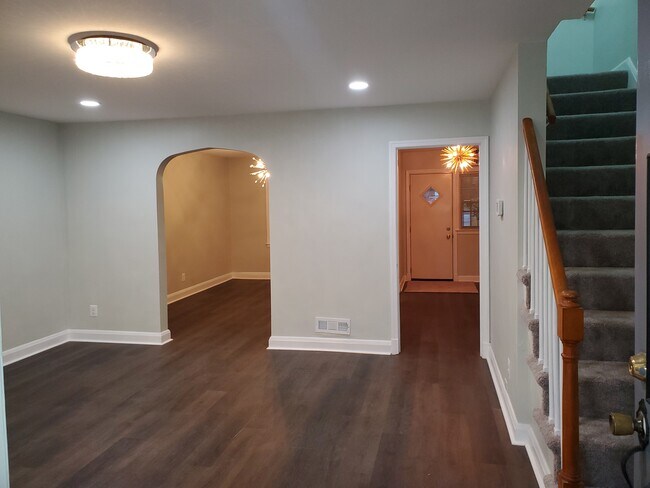 Building Photo - 3629 Erdman Ave