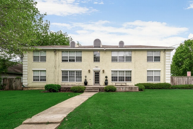 Building Photo - 4625 Junius St