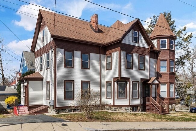 Building Photo - 42 Greenleaf St