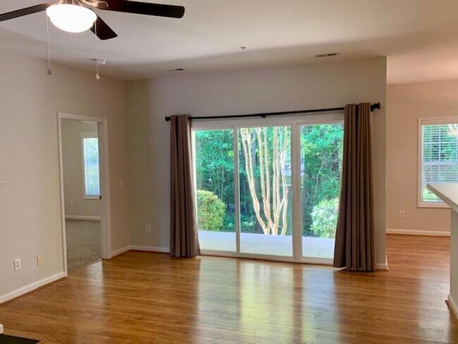 Foto del edificio - 1213 Claret Ln