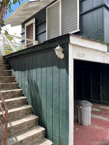 Building Photo - 1609 Alapai St
