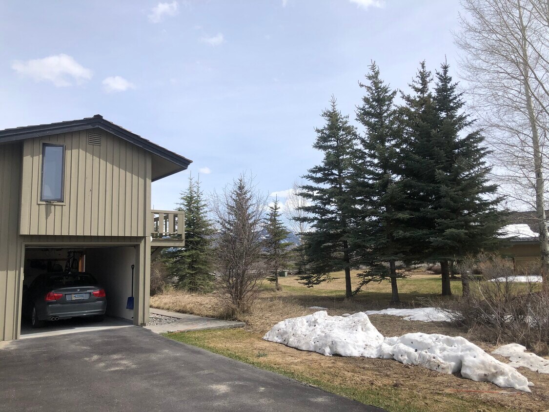 6035 N Spring Gulch Rd, Jackson, WY 83001 Townhouse for Rent in