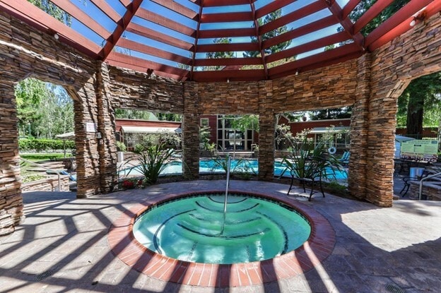 Foto del edificio - 1205 Yarwood Ct