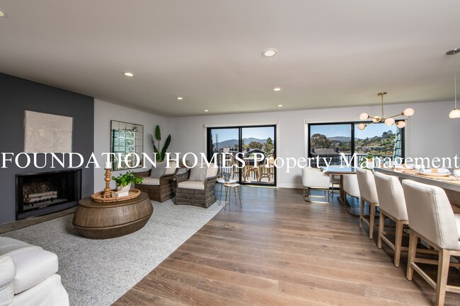 Foto del edificio - Top Floor 2BD/2BA Waterfront Luxury in Greenwood Cove!  Pool!  Parking!  FOUNDATION