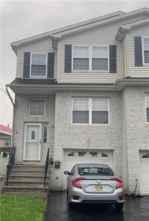 Primary Photo - 25 Sharot St