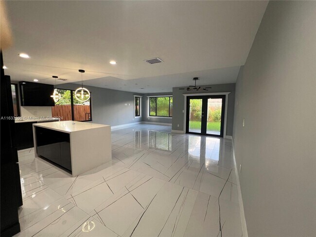 Foto del edificio - 2390 NW 93rd Terrace