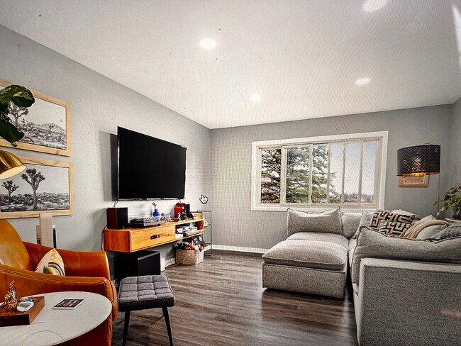 Foto del edificio - 3849 E 216th St