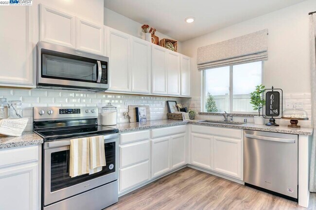 Building Photo - 1558 Bridgegate Way