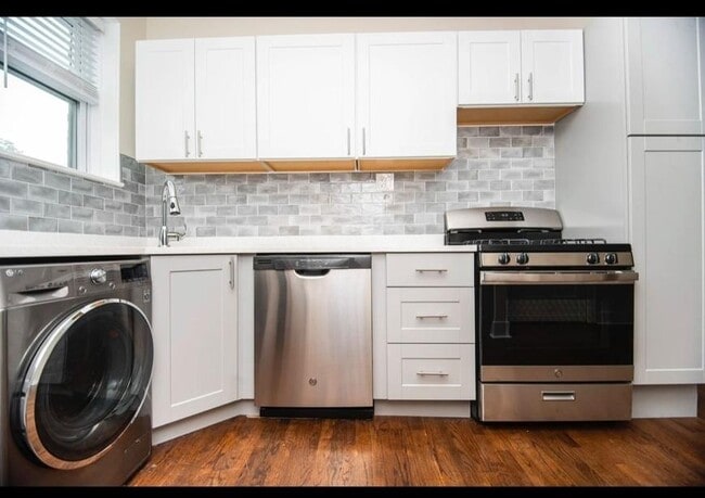 Building Photo - 2 bedroom in Chicago IL 60613