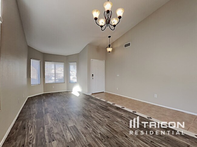 Foto del edificio - 135 W Dexter Way
