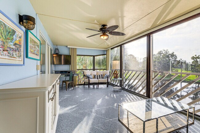 Foto del edificio - 113 Tidy Island Blvd