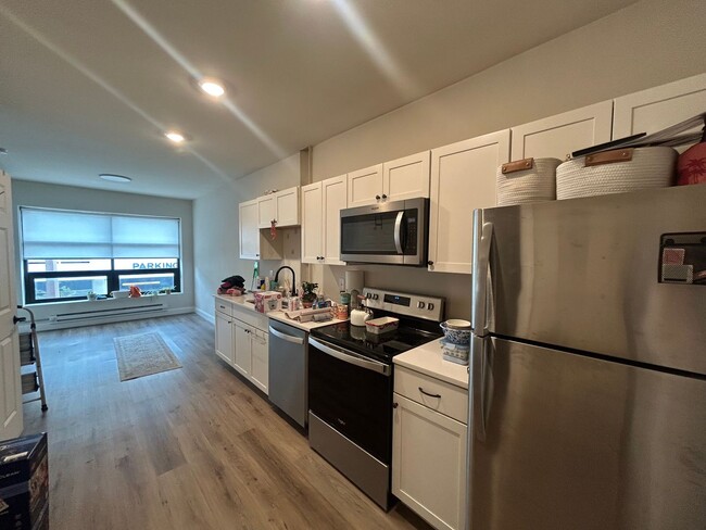 Interior Photo - 2577 Downer