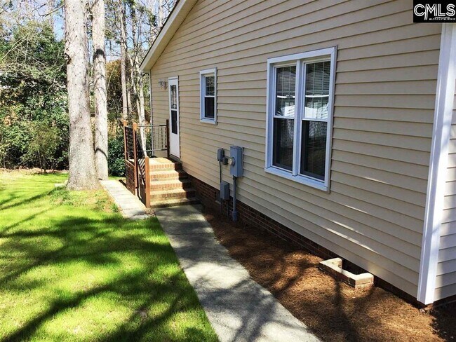 Foto del edificio - 241 Teesdale Ct