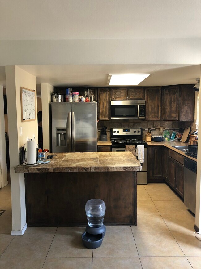 Building Photo - 4750 Live Oak Dr