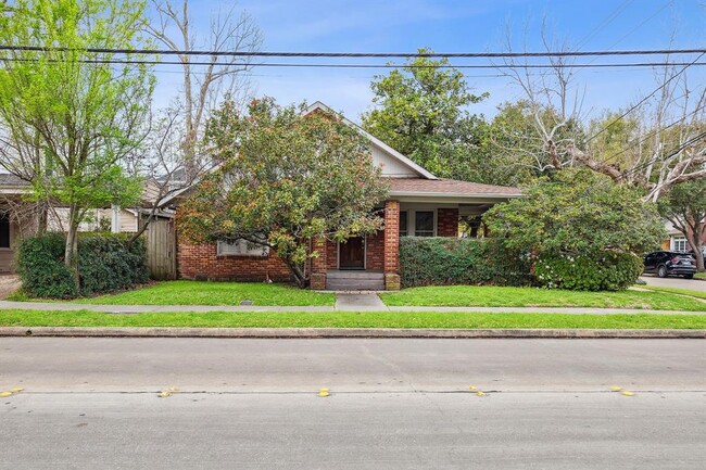 Building Photo - 6602 Weslayan St
