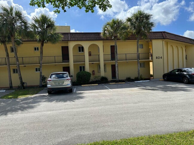 Foto del edificio - 826 SW 9th St Cir