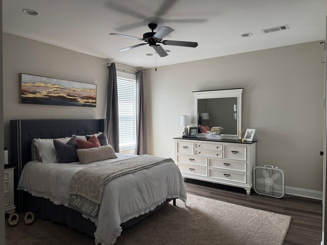 Building Photo - Park West