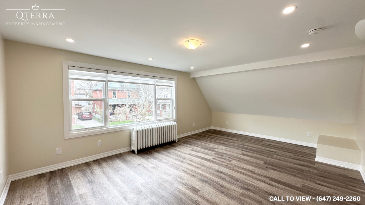 Photo principale - 143 Brock St E