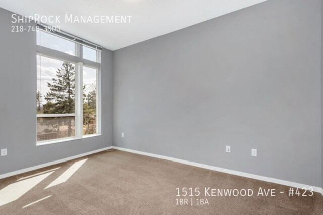 Foto del edificio - 1515 Kenwood Ave