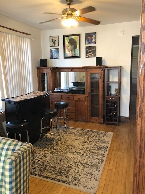 Built-in Cabinet - 949 N Western Ave