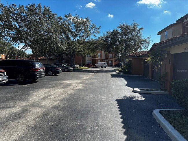 Foto del edificio - 5560 Metrowest Blvd