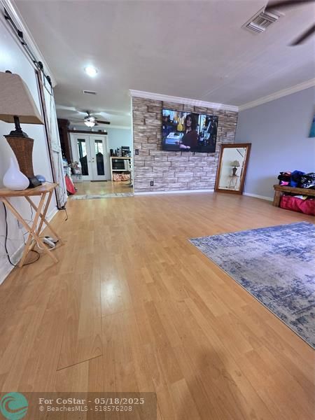 Foto del edificio - 605 NW 47th St