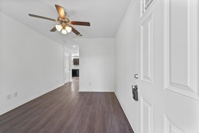 Building Photo - 771 Plum Tree Cir