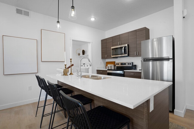 Kitchen with Island - Sorella