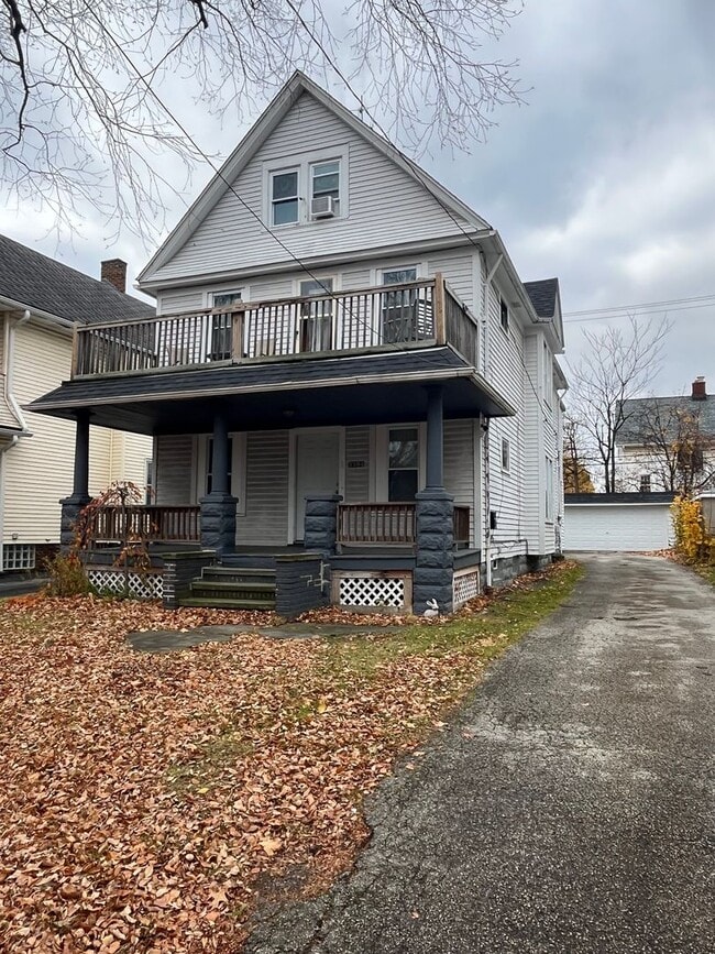 Building Photo - 3394 W 100th St