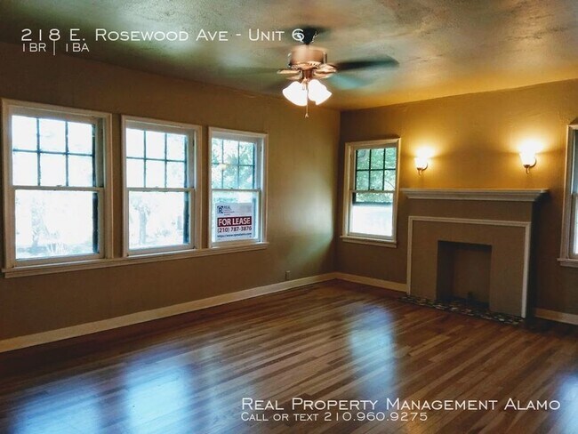 Building Photo - 218 E Rosewood Ave